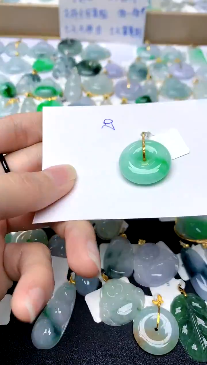 【闪购商品】翡翠颈饰18K金镶嵌20天然A货翡翠