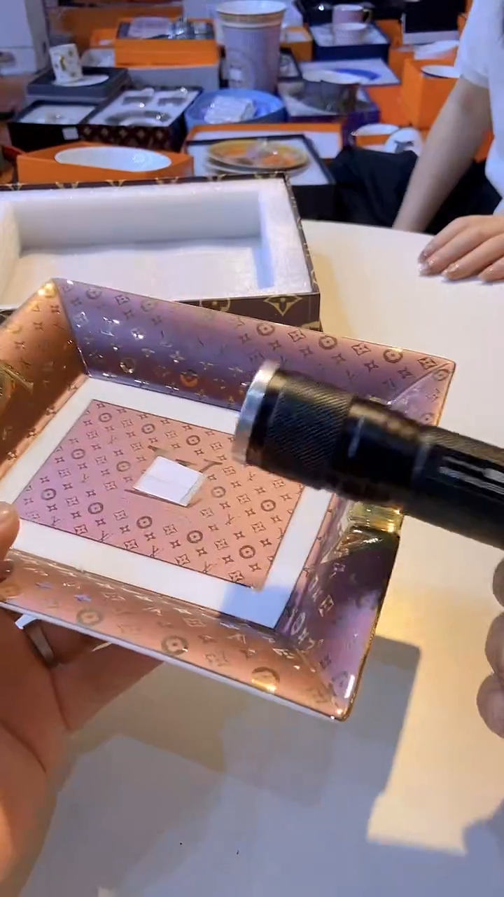 鸿辉家品牌瓷器，京东包邮！