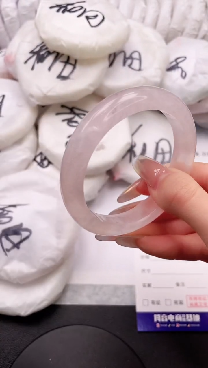 【闪购商品】石英质玉手镯未镶嵌23K164-56