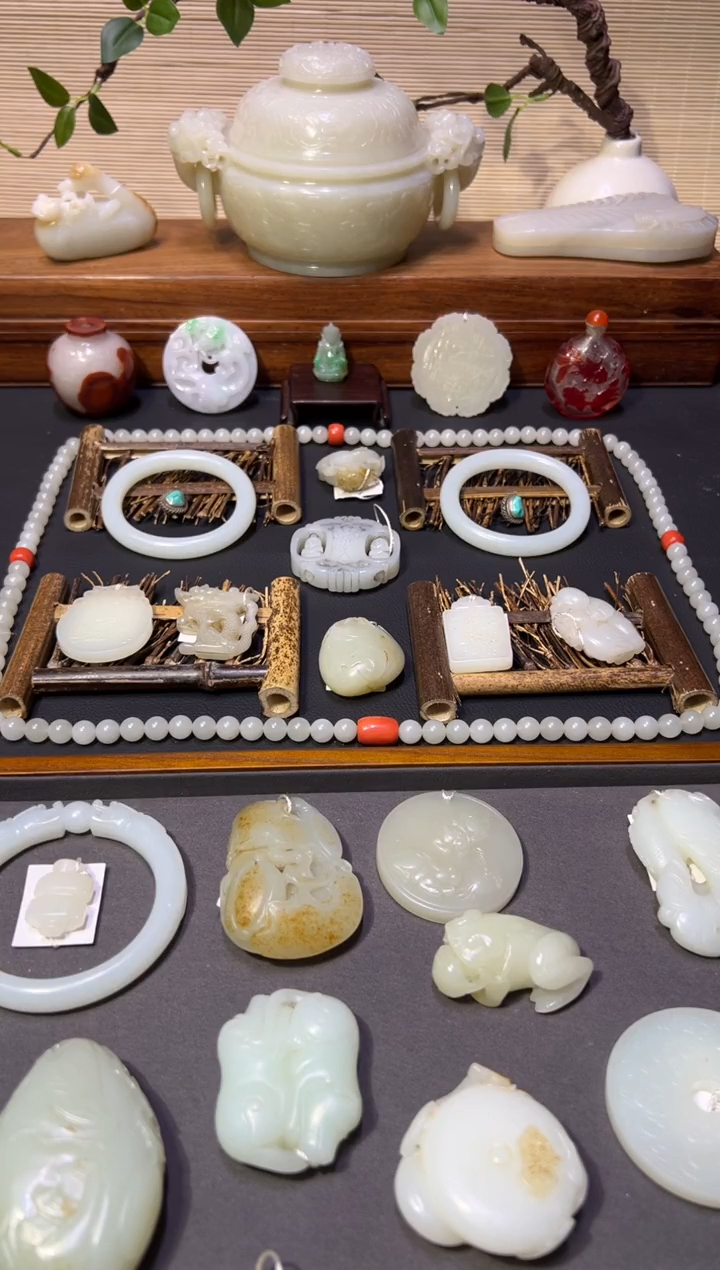 和田玉山西文物商店莲藕
