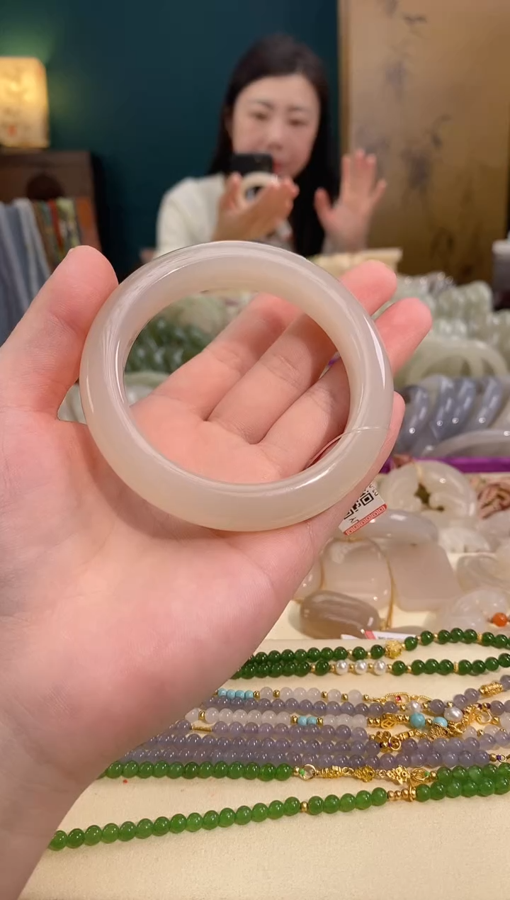 【闪购商品】和田玉手镯未镶嵌手镯55