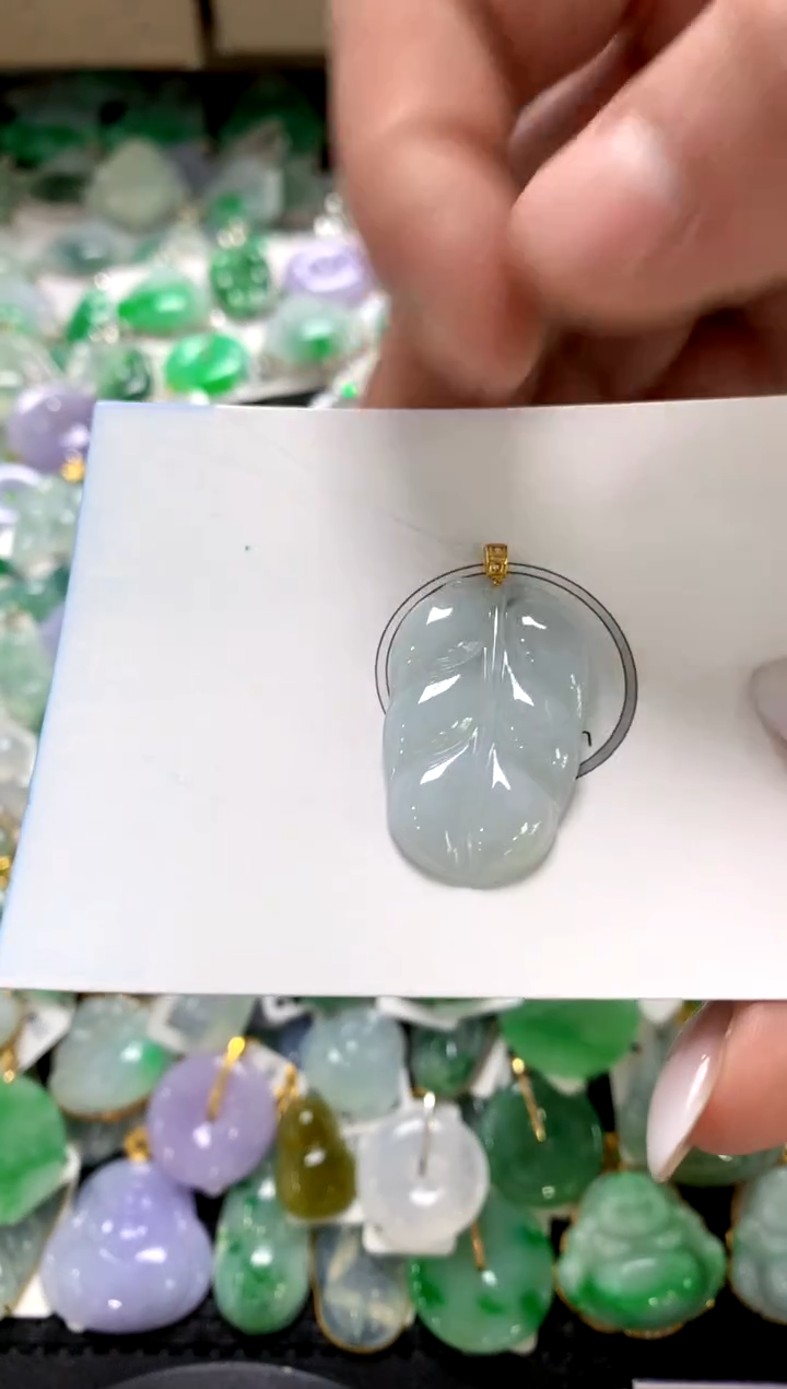 颈饰18K金镶嵌翡翠1111111111111111