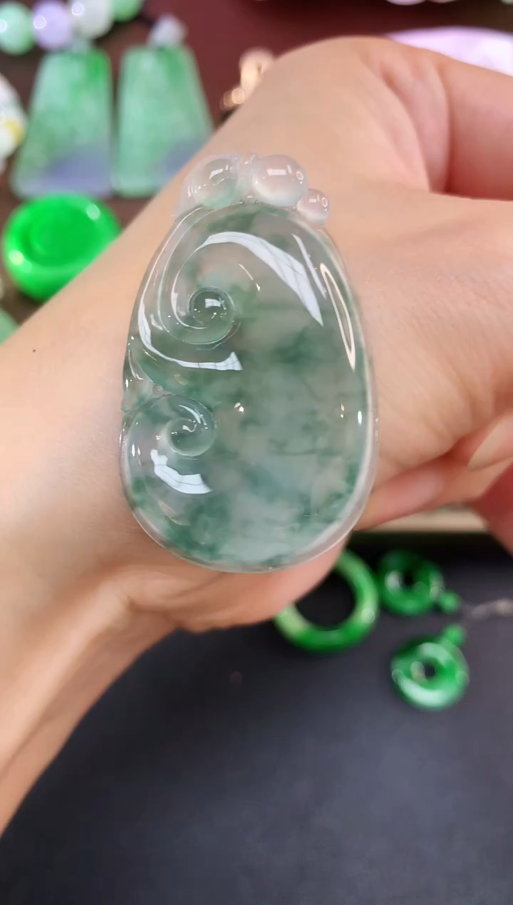 吊坠(不含链)未镶嵌翡翠250|