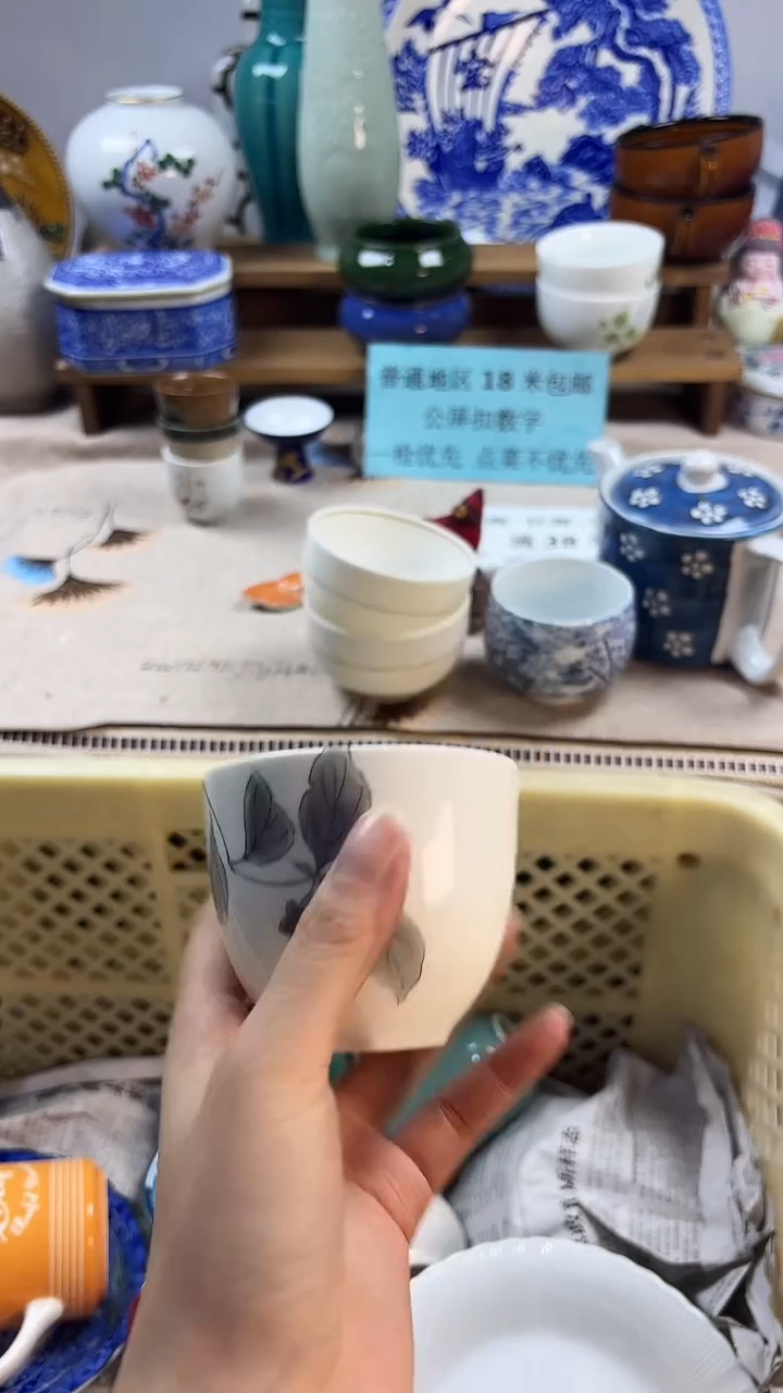 瓷片青**年中古回流瓷器，新号开播，全场放漏。