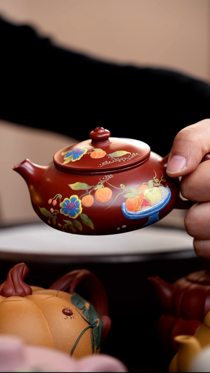 茶壶紫砂朱泥寒江泥绘蓝果盘