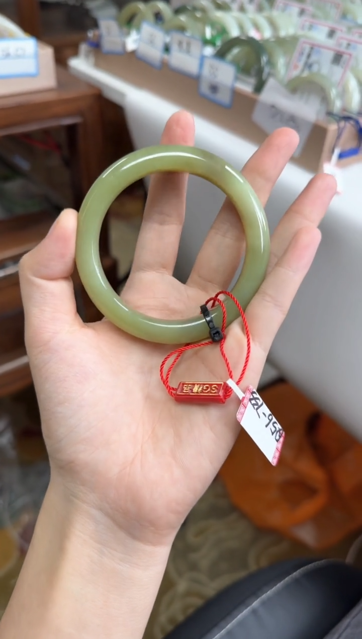 未镶嵌手镯和田玉57
