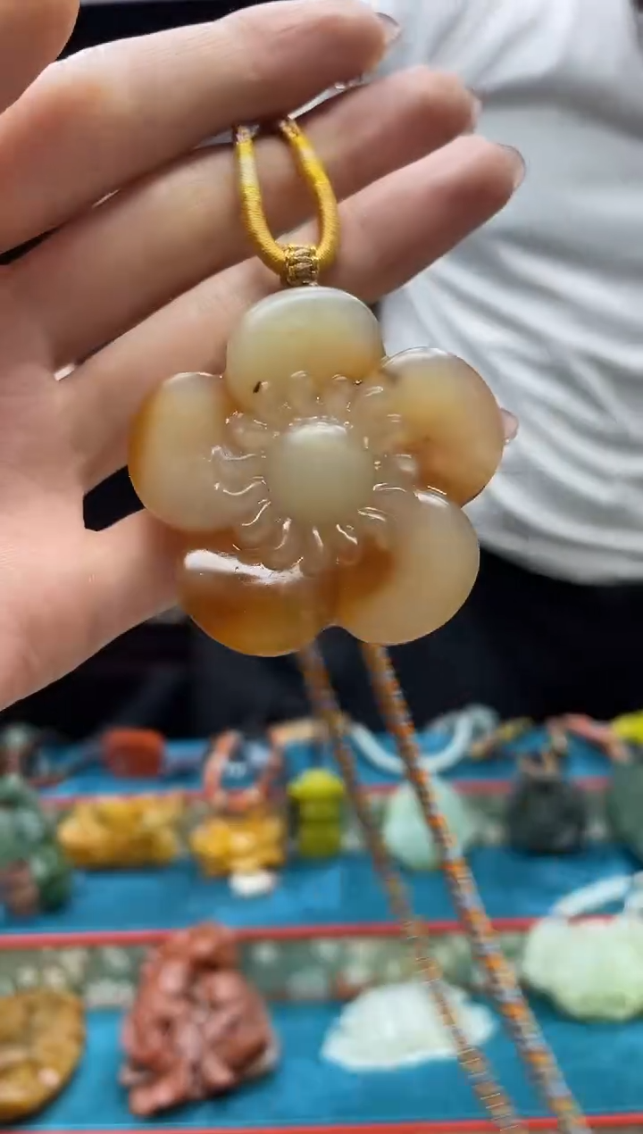 未镶嵌岫玉吊坠·