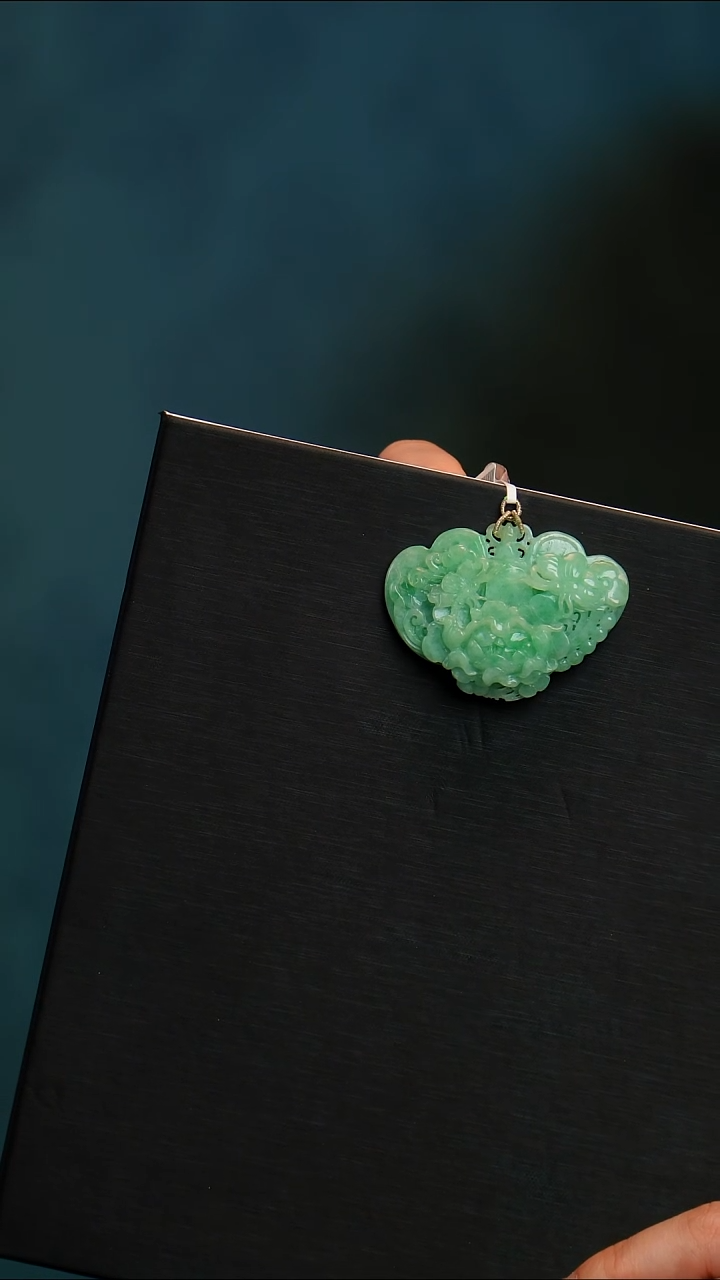 【闪购商品】翡翠颈饰未镶嵌蝶恋花