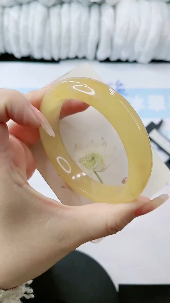 【闪购商品】石英质玉手镯未镶嵌多样性发货F20