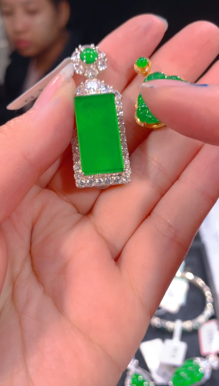 【闪购商品】定制翡翠未镶嵌125多样性发货（发其一）