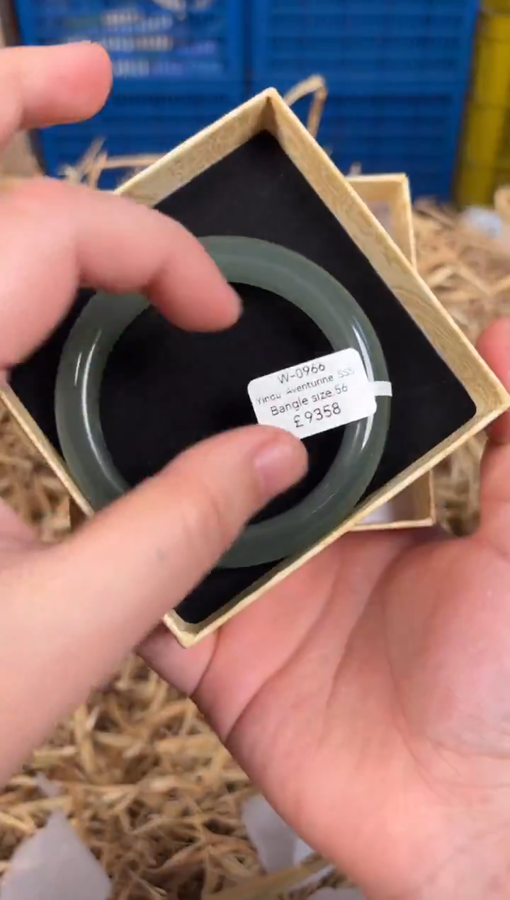 未镶嵌手镯石英质玉W0966