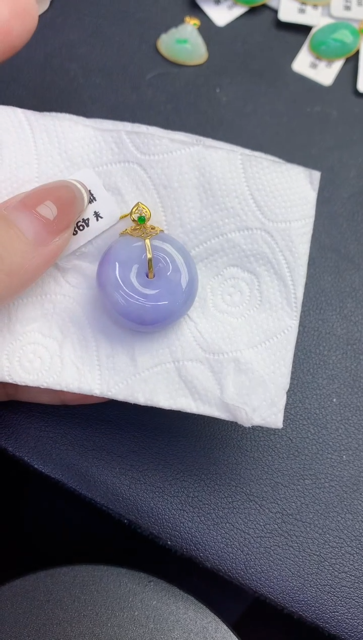 颈饰18K金镶嵌翡翠缅甸天然翡翠A货