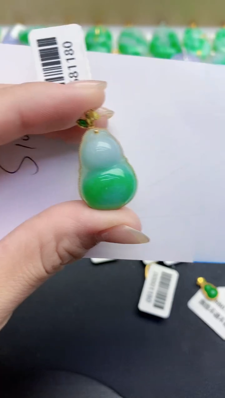 翡翠18K金镶嵌颈饰缅甸天然翡翠A货