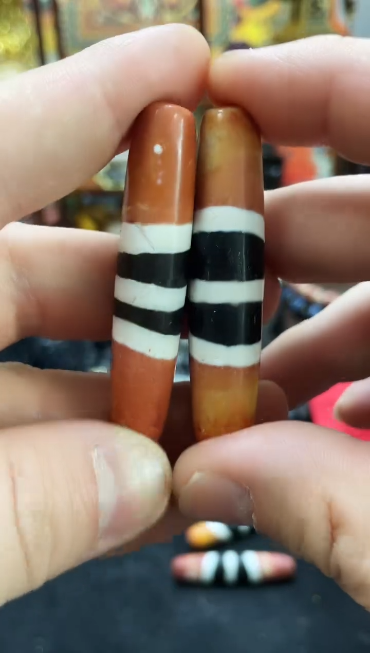 未镶嵌3色线珠玛瑙/玉髓颜色图案多样性随机发一条