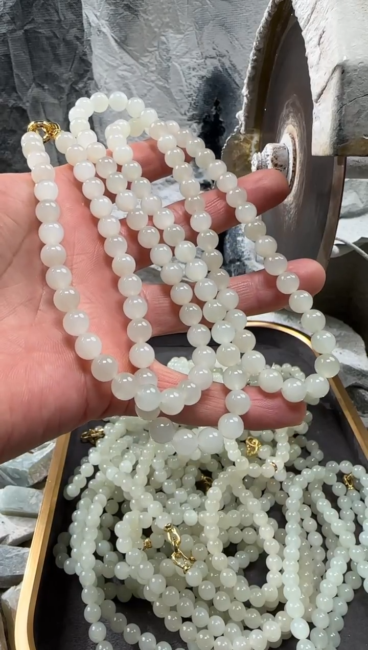 颈饰未镶嵌和田玉项链