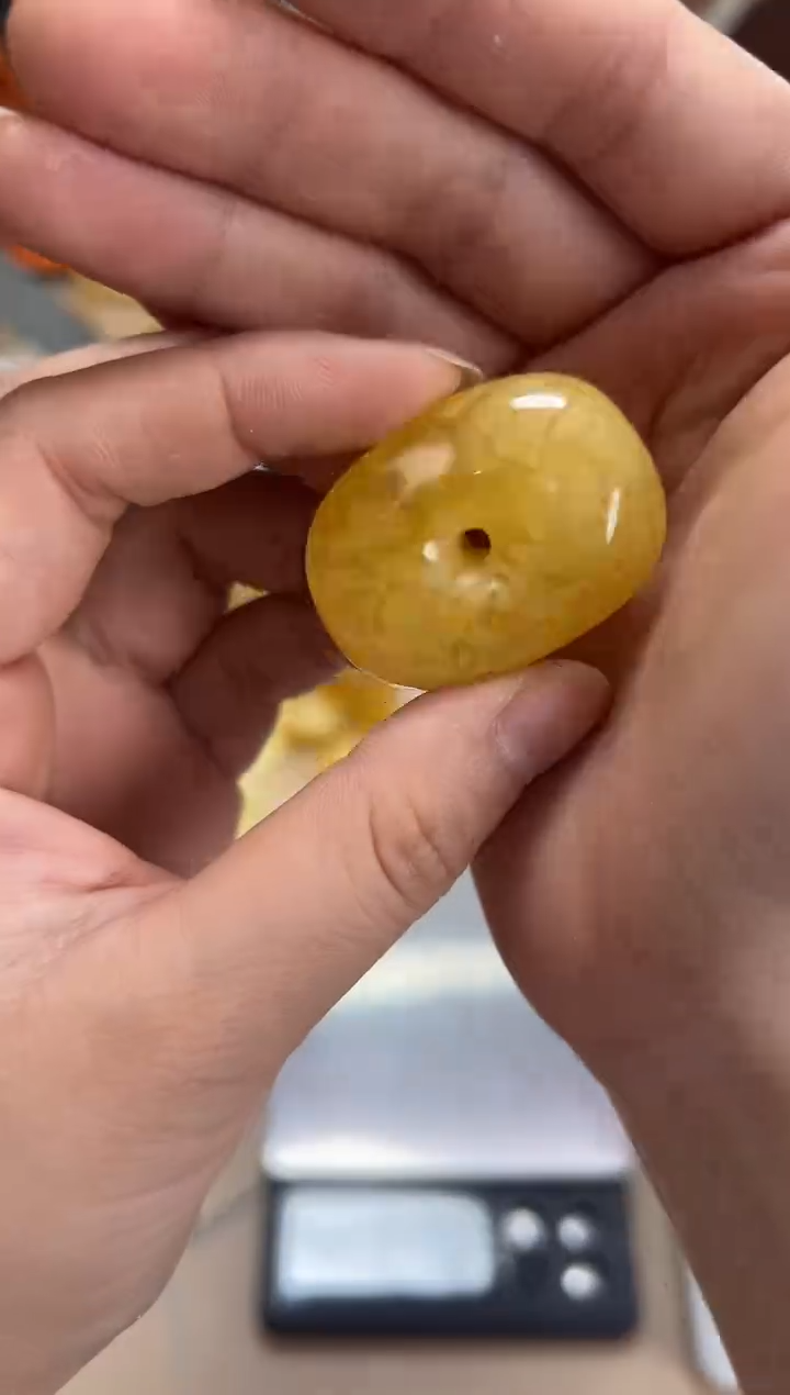 【闪购商品】琥珀裸石未镶嵌蜜蜡吊坠