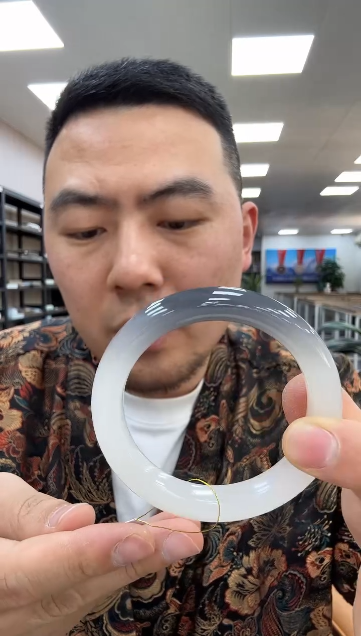 【闪购商品】和田玉手镯未镶嵌56-57  176