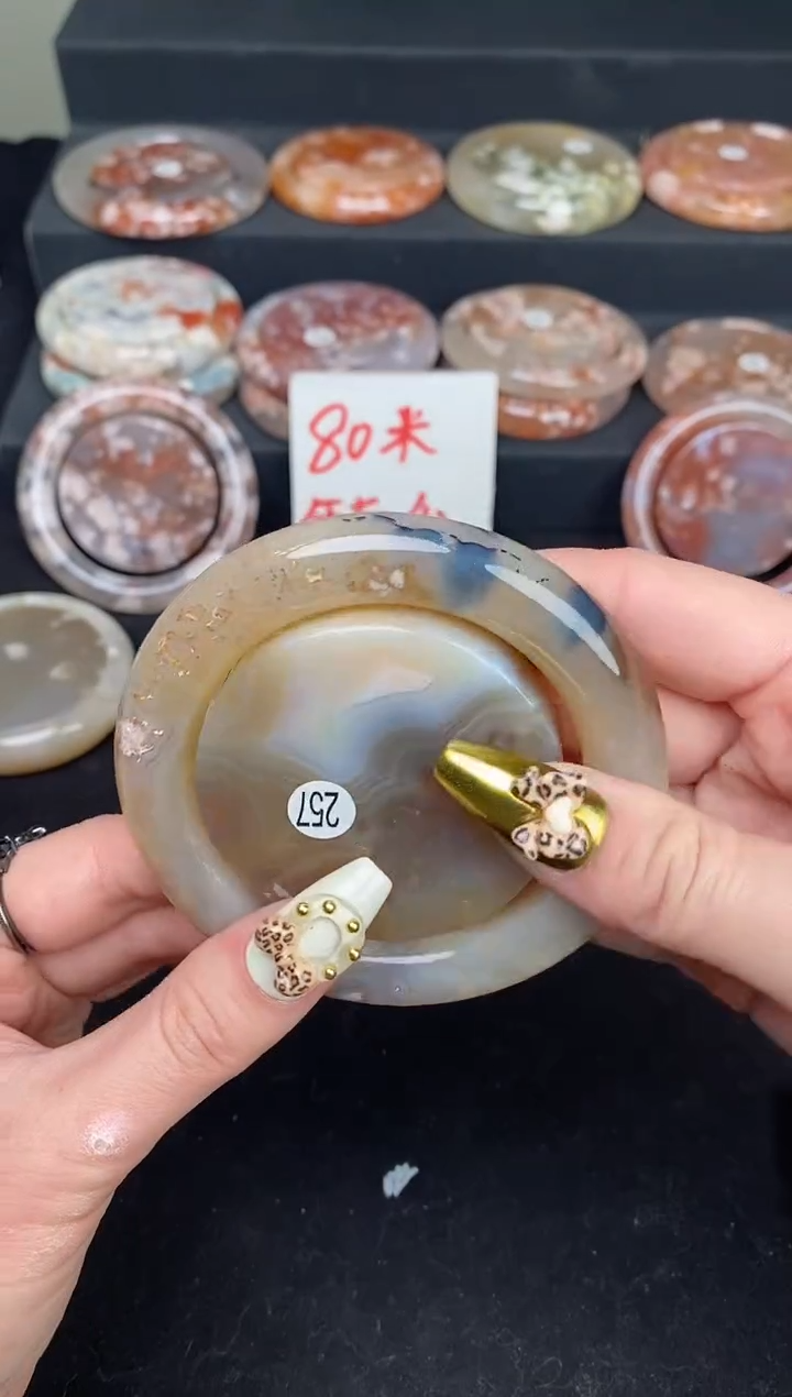 【闪购商品】石英质玉手镯（圆镯）未镶嵌59