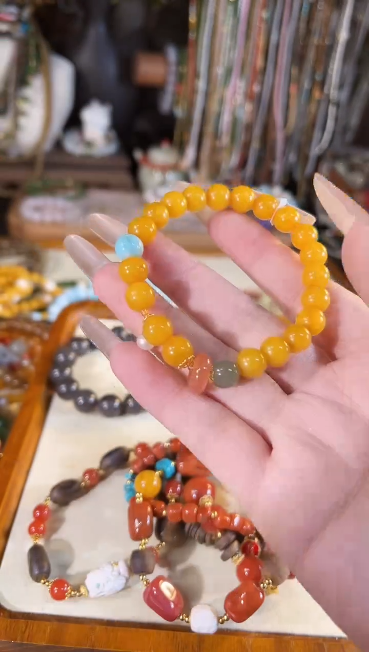 【闪购商品】蜜蜡手链未镶嵌多样性发货其一