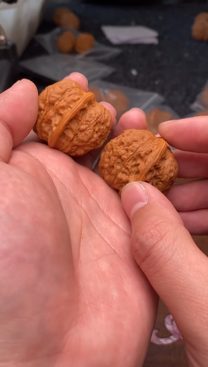 【闪购商品】文玩核桃吊坠G144号35尺血麒麟