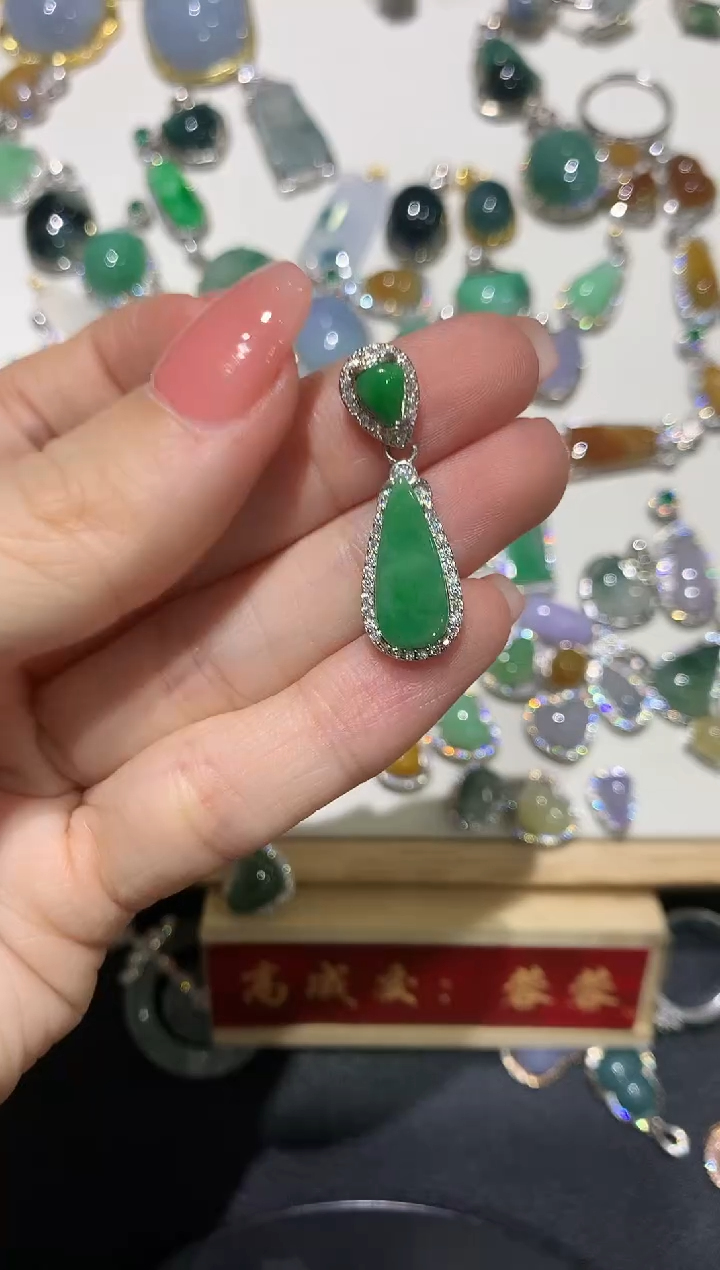 【闪购商品】翡翠吊坠(不含链)银S925镶嵌团购85