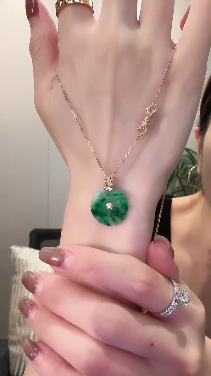 翡翠18K金镶嵌吊坠(不含链)18K金翡翠吊坠多样性发货发其一