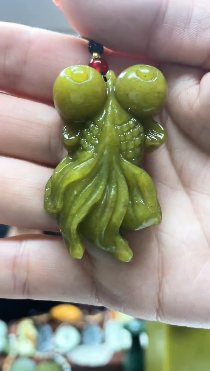 未镶嵌岫玉吊坠··