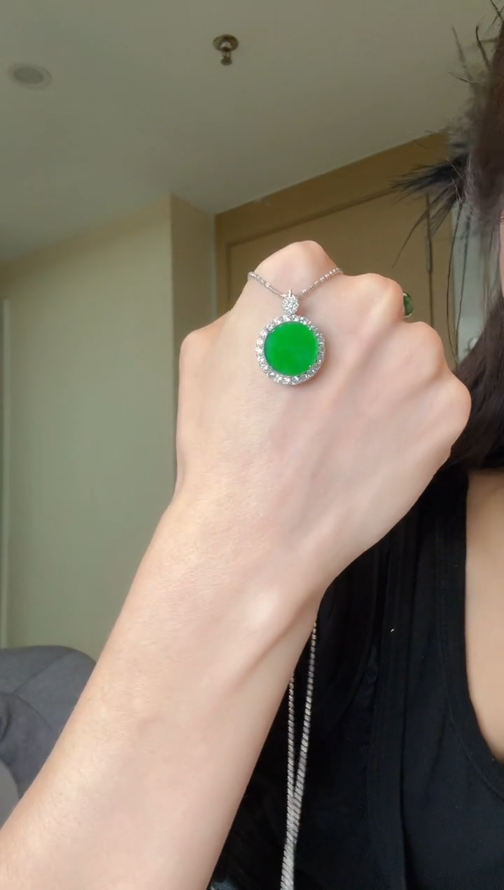 【闪购商品】翡翠吊坠(不含链)银S925镶嵌天然翡翠吊坠