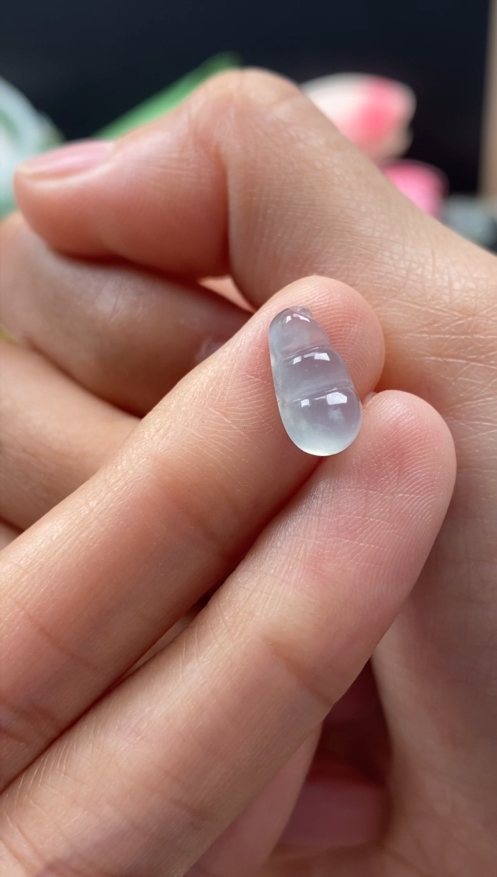 【闪购商品】翡翠颈饰未镶嵌翡翠白冰福豆