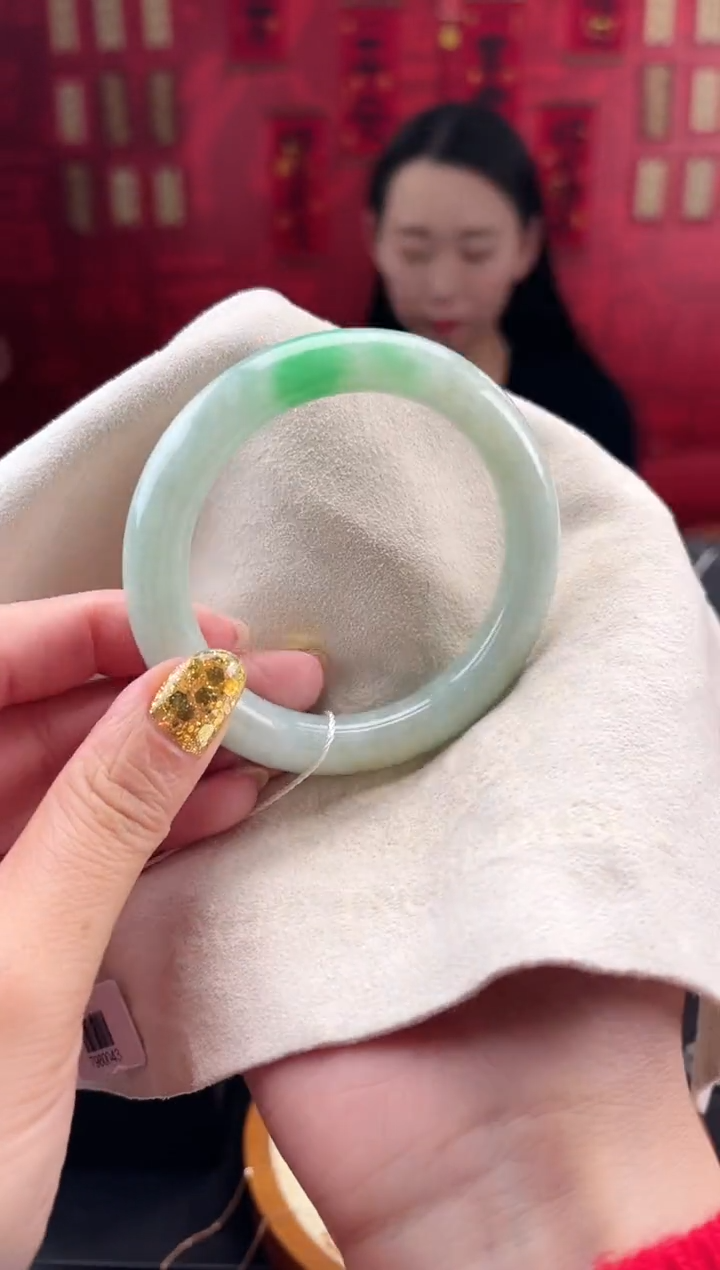 【闪购商品】翡翠手镯未镶嵌手镯