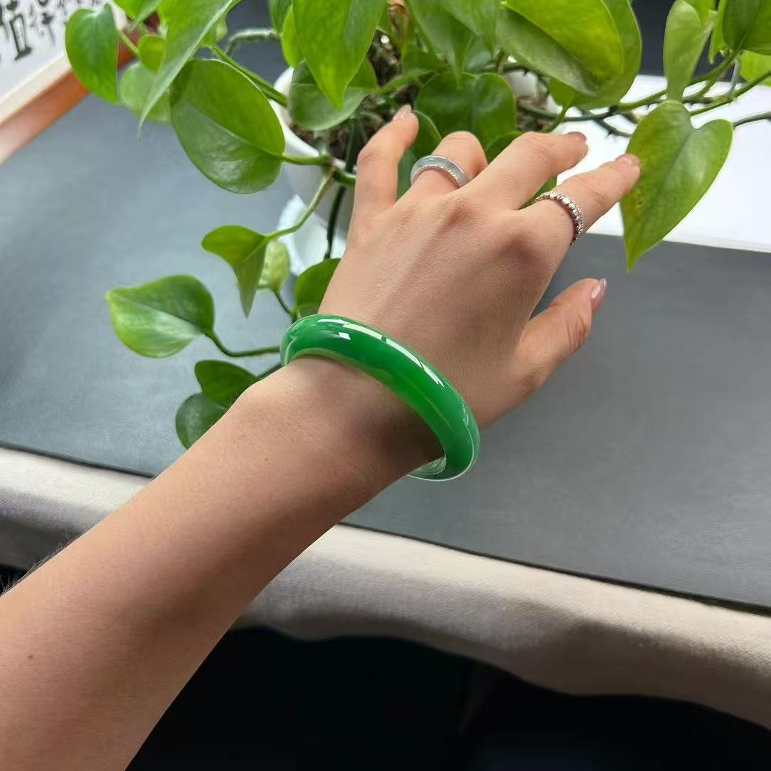 翡翠水果女圈口59-60mm飘花绿色手镯冰绿饰品时尚美人镯