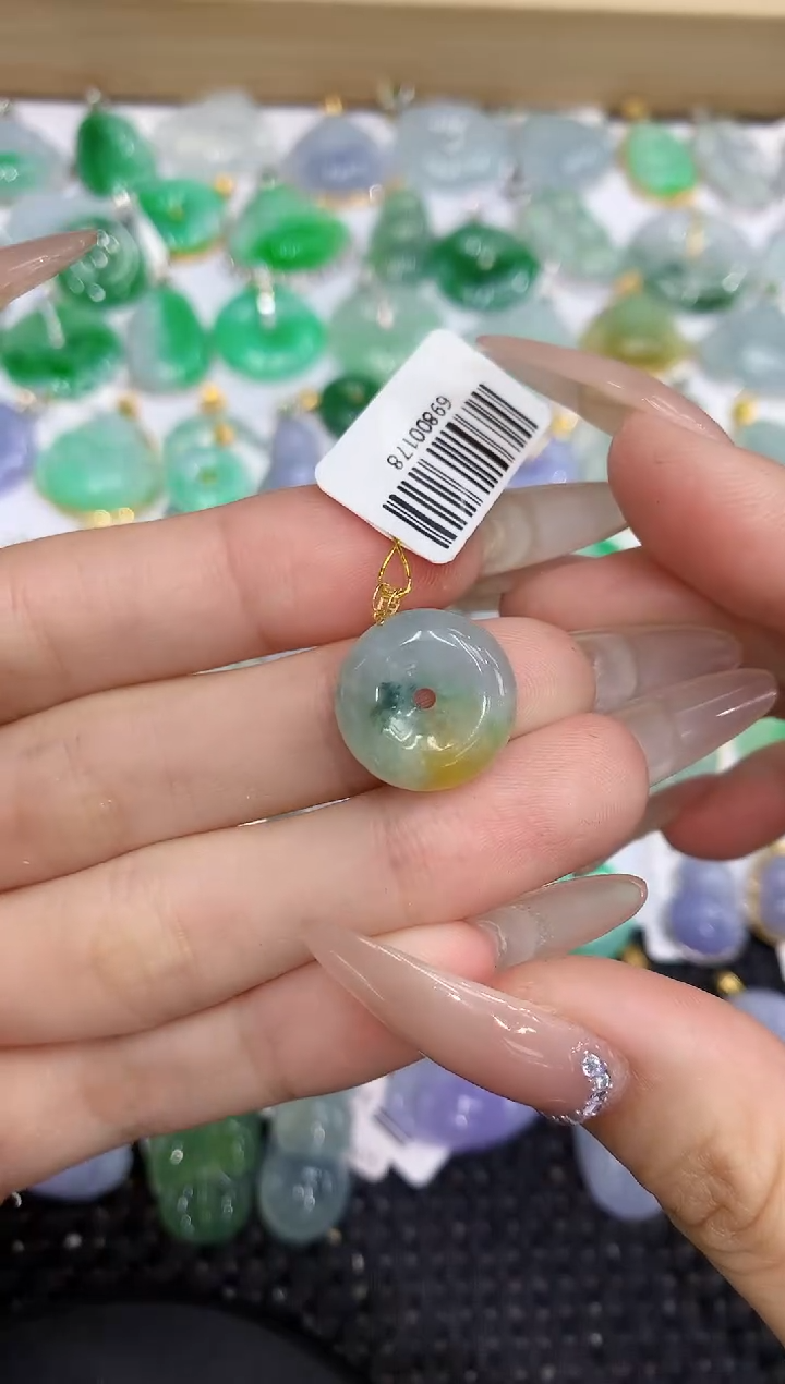 翡翠18K金镶嵌颈饰111111111111