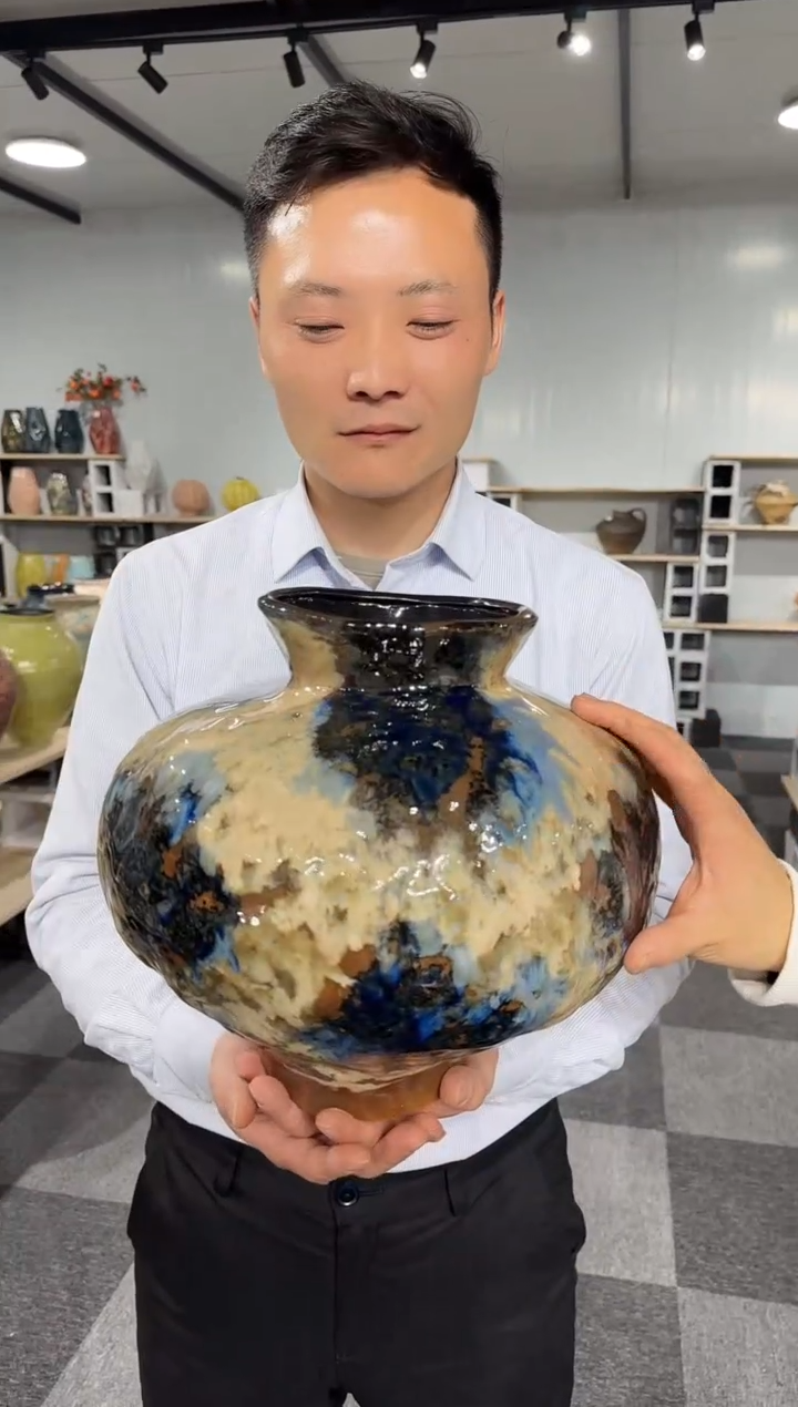 景德镇高温陶瓷瓶晕染风