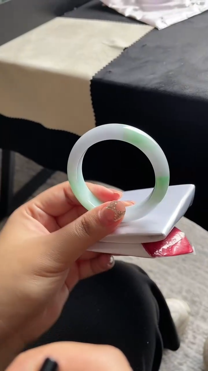 未镶嵌手镯翡翠三天鉴赏期