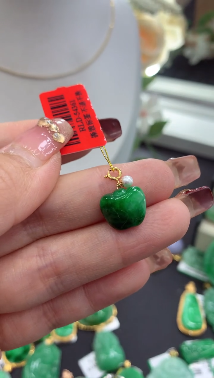 【闪购商品】翡翠吊坠(不含链)18K金镶嵌挂件