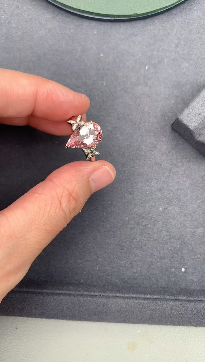 【闪购商品】绿柱石（摩根石）戒指18K金镶嵌2.8ct摩根石戒指