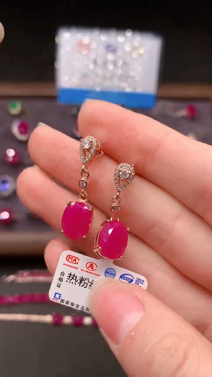 【闪购商品】红宝石耳饰银S925镶嵌.........