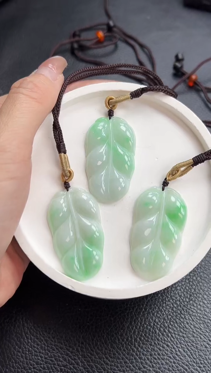 【闪购商品】翡翠颈饰未镶嵌叶子多样性发一