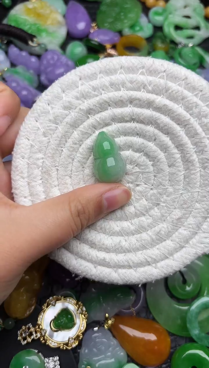 颈饰未镶嵌翡翠缅甸翡翠吊坠