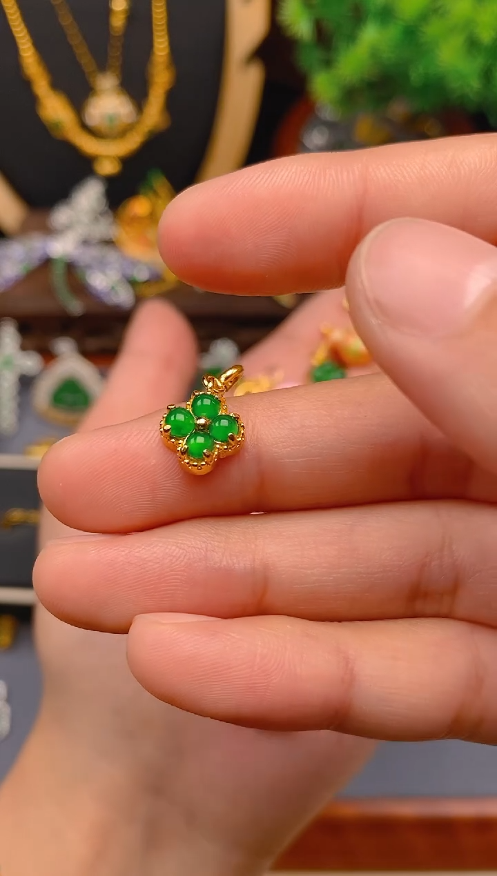 【闪购商品】翡翠吊坠(不含链)银S925镶嵌四叶草万能扣