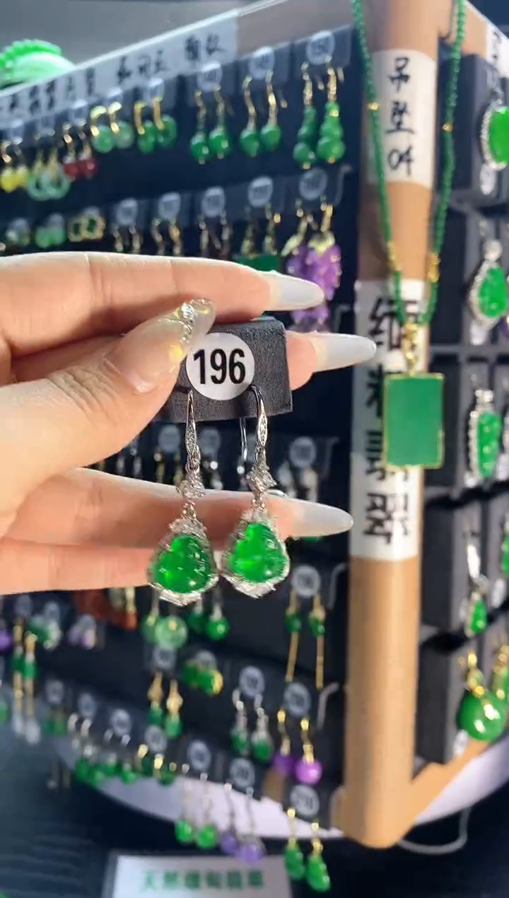 【闪购商品】翡翠耳饰银S925镶嵌196...