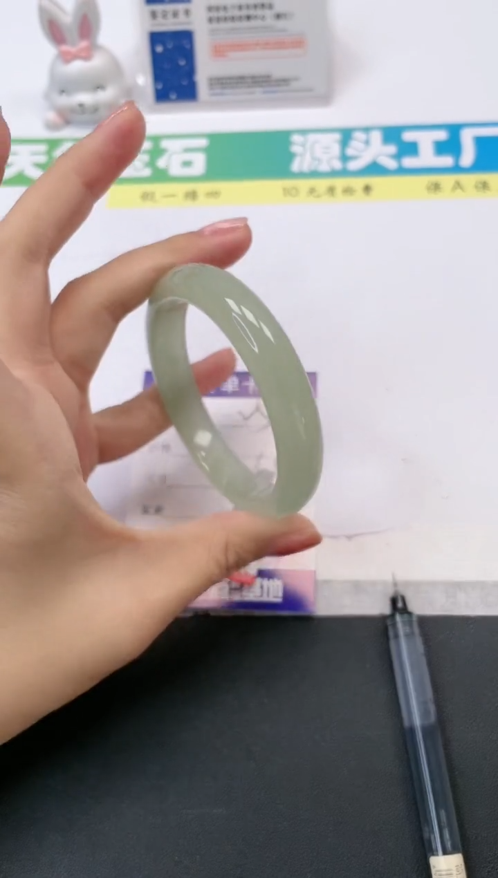 【闪购商品】石英质玉手镯未镶嵌25-60