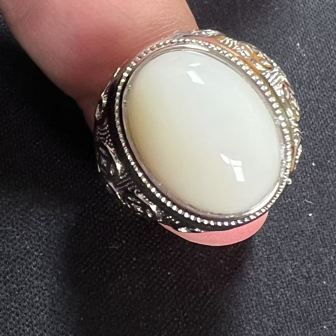 和田玉米达戒指（拍一发一多样性发货)