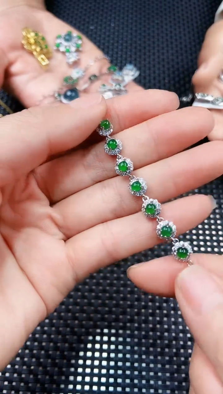 【闪购商品】翡翠手链未镶嵌111111111