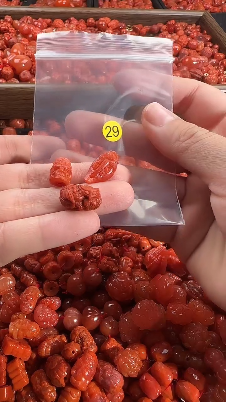 颈饰未镶嵌南红玛瑙1