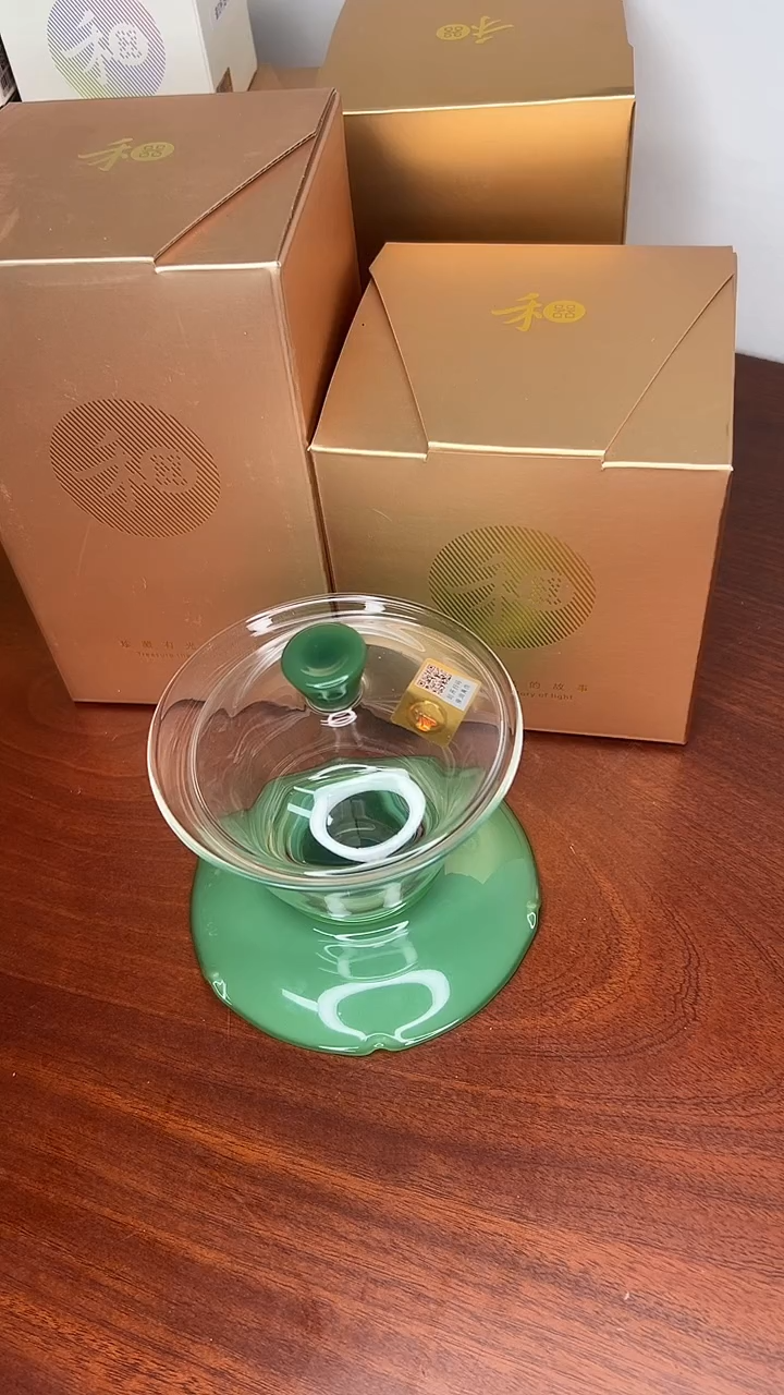          荷叶盖碗