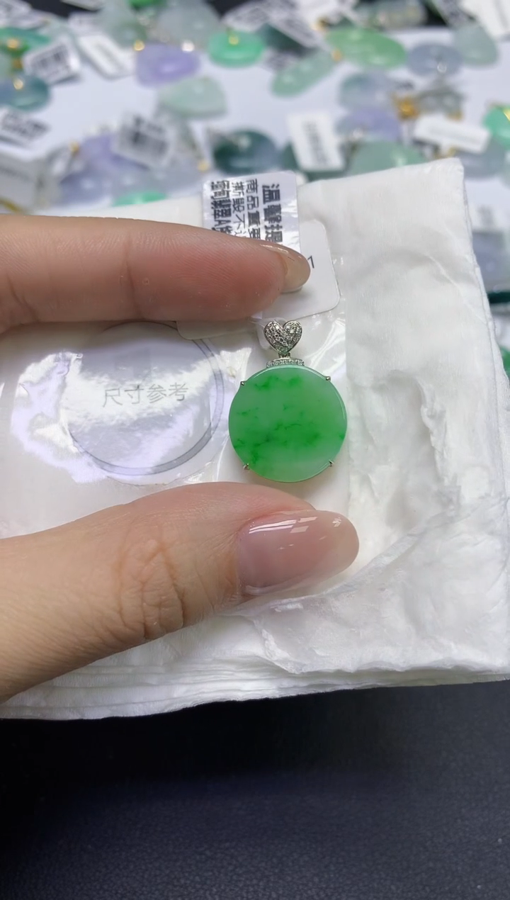 颈饰18K金镶嵌翡翠天然缅甸翡翠A货百元以上9元证书费自理