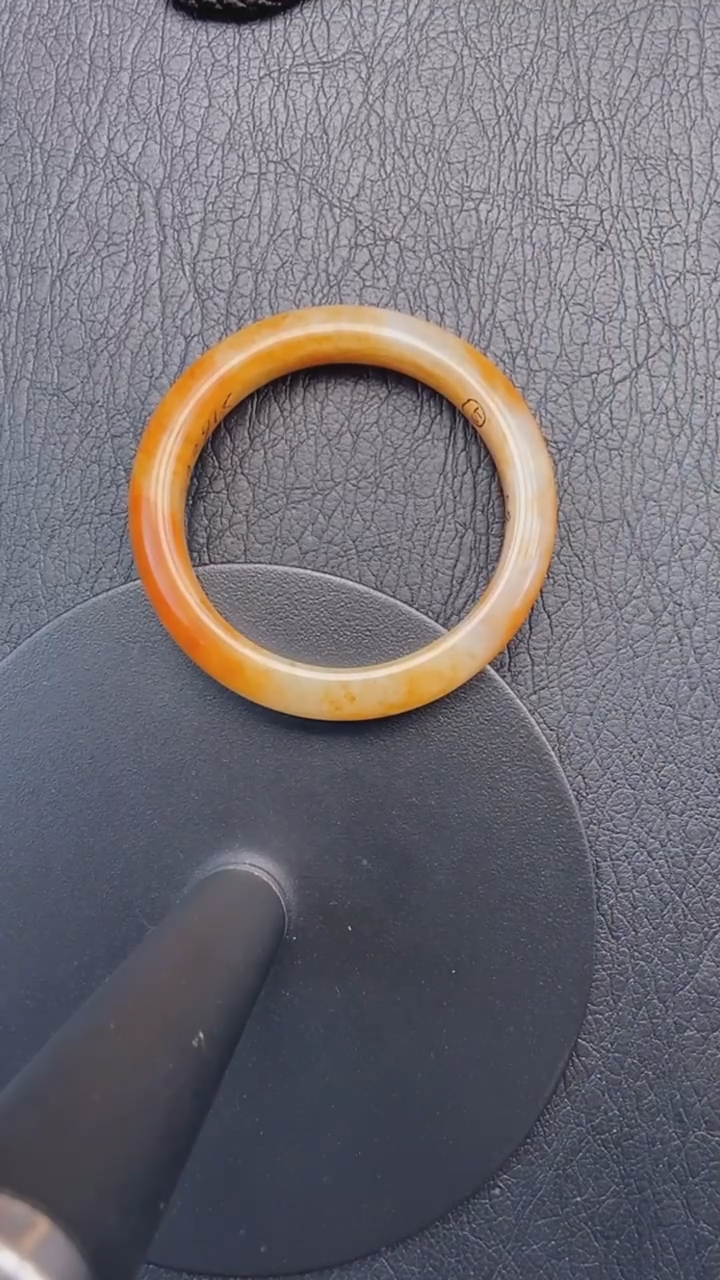 和田玉手镯未镶嵌536圈口58.5