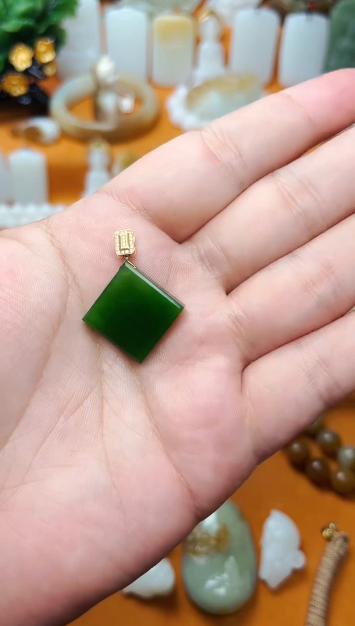 【闪购商品】和田玉颈饰18K金镶嵌吊坠