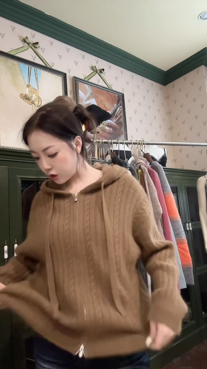 咖色羊毛连帽抽绳